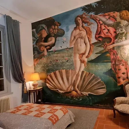 Bohemian - Center Double And Fireplace Master Apartment